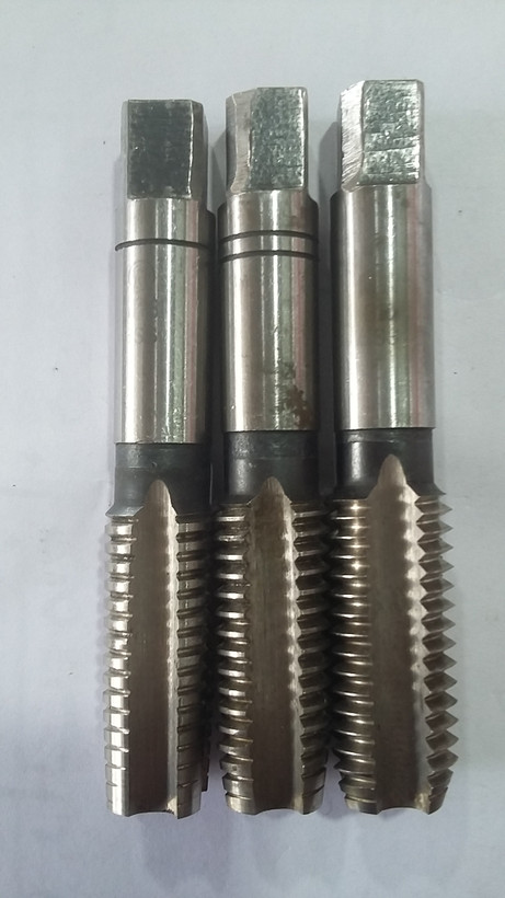 مشخصات، قیمت و خرید قلاویز دستی M18 برند FRA آلمان (اصل/استوک) | دقت بالا، طول عمر عالی و قیمت اقتصادی | حدیده و قلاویز دست دوم | قلاویز دستی و ماشینی