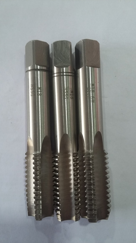 مشخصات، قیمت و خرید قلاویز دستی M18 HSSG (برند غربی) | رزوهکاری دقیق و پرقدرت با آلیاژ سخت | قلاویز دستی و ماشینی