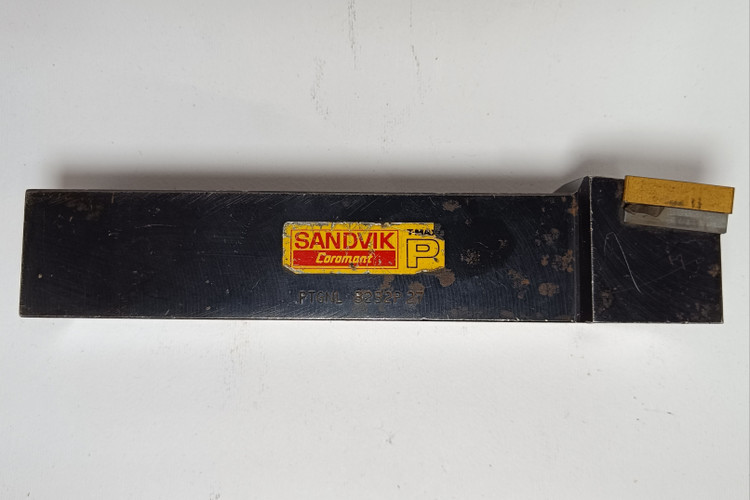 مشخصات، قیمت و خرید هلدر روتراش چپ SANDVIK مدل PTGNL 3232 P27 | سندویک اصل | مخصوص تراشکاری سنگین
