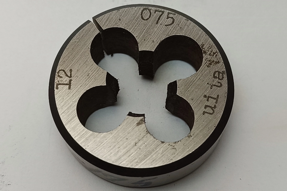 حدیده M12 * 0.75 برند UNITA