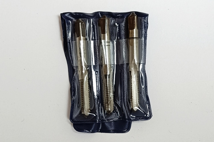 مشخصات، قیمت و خرید قلاویز دستی M6 سایز ۶ میلیمتر طرح FRA | ابزار مقاوم برای اتصالات مکانیکی و صنعتی | قلاویز دستی و ماشینی