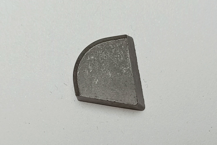 الماس جوشی روسی سایز 17.5 * 17.5 ضخامت 5 میلیمتر BK8