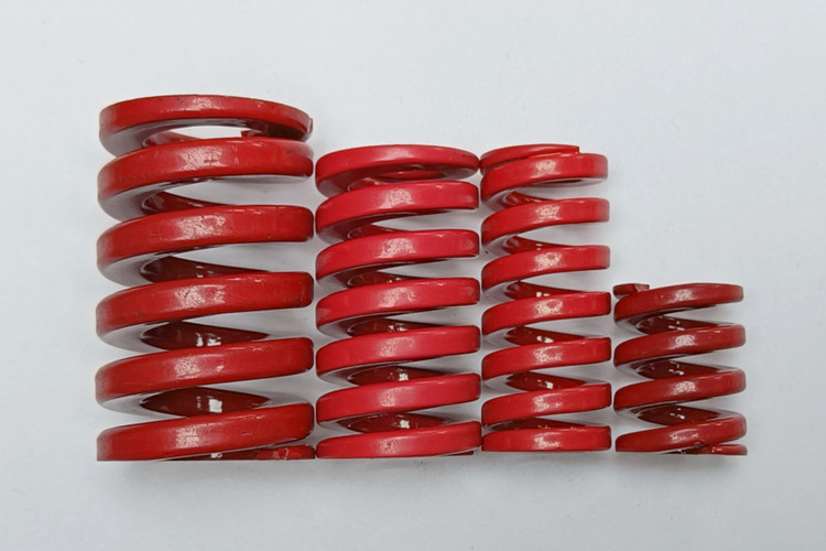 فنر قالب سازی قرمز رنگ سایز 102 * 20 ساخت چین