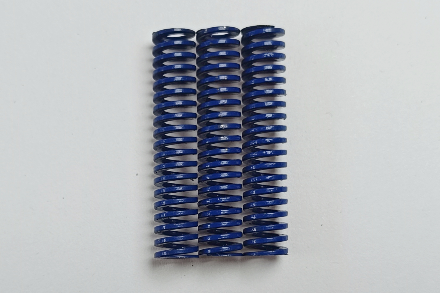 فنر قالب سازی آبی رنگ سایز 41.5 * 8 ساخت آلمان