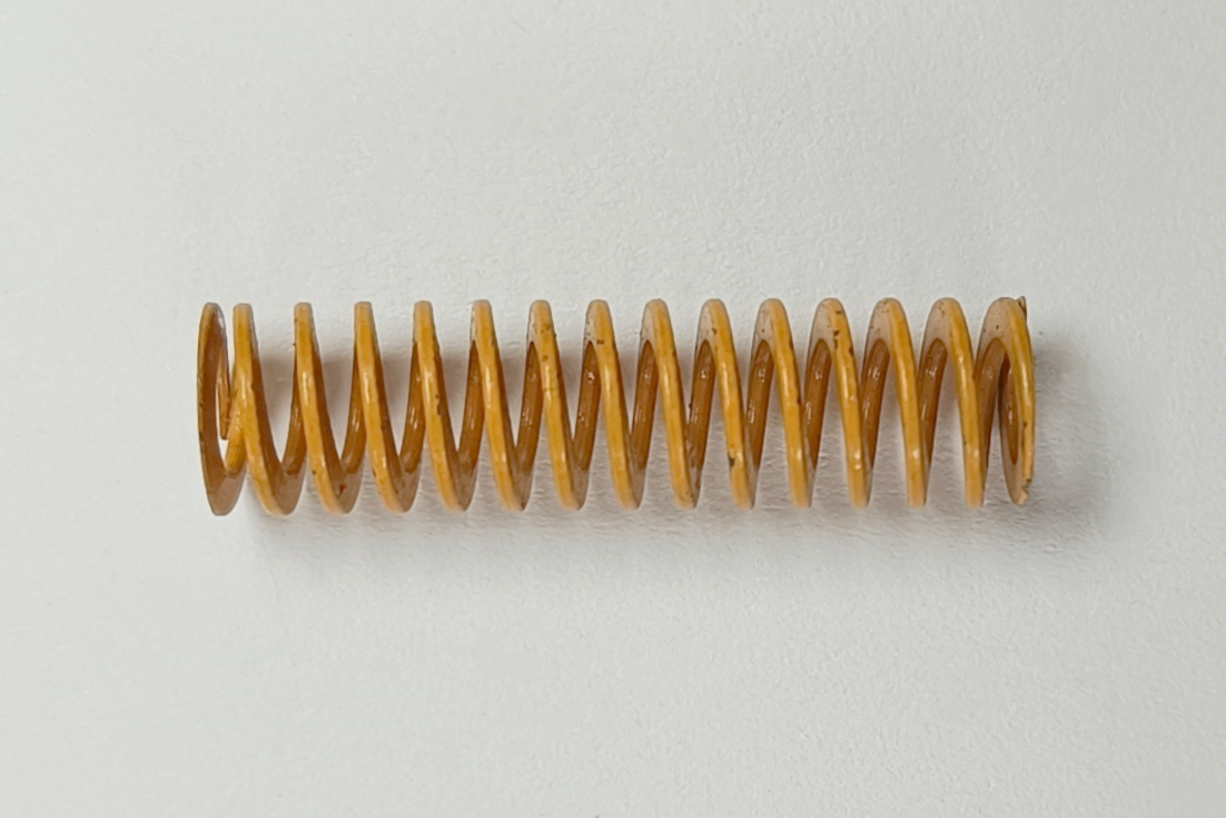 فنر قالب سازی نارنجی رنگ سایز 30 * 8 ساخت آلمان